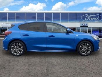 Used Ford Focus 2022 for sale - 76140149: Photo 2