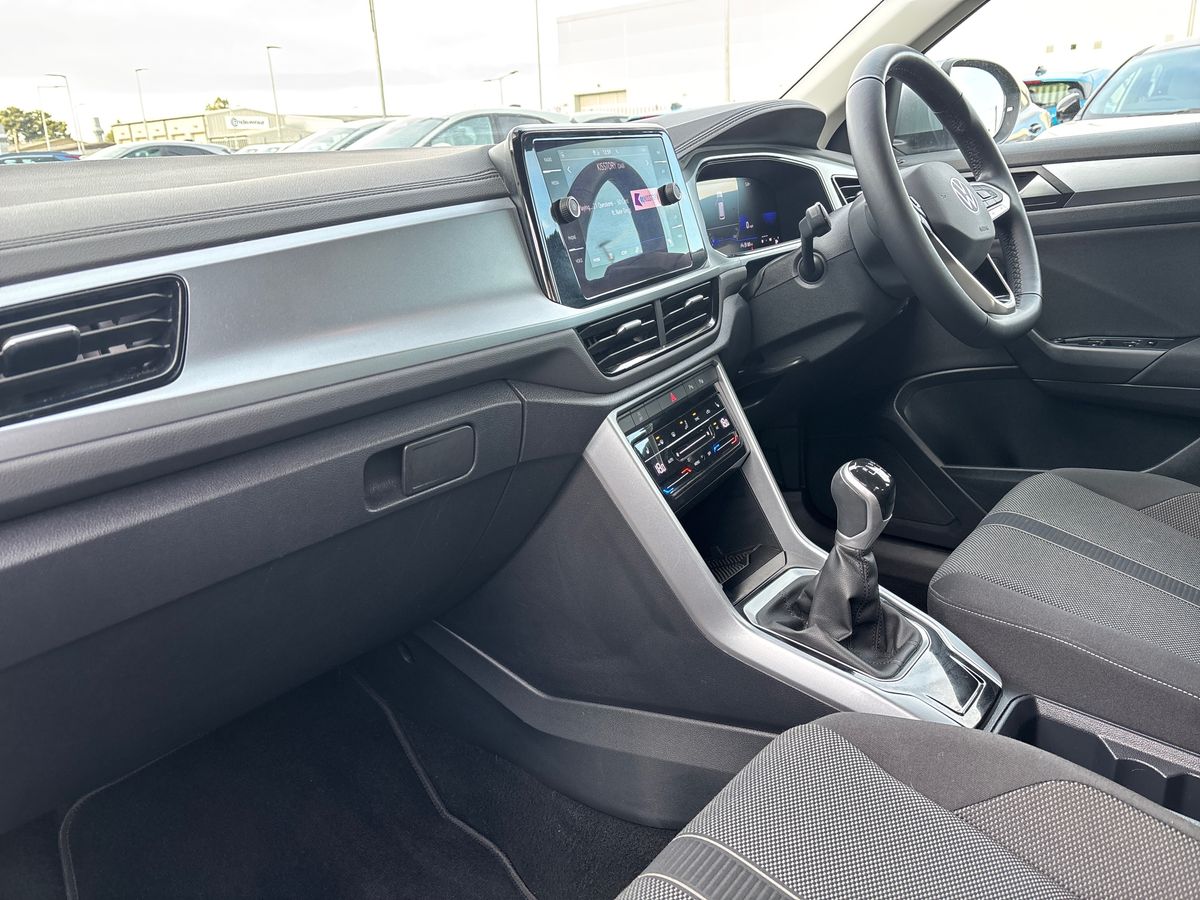 Used Volkswagen T-Roc 2023 for sale - 76587052: Photo 17