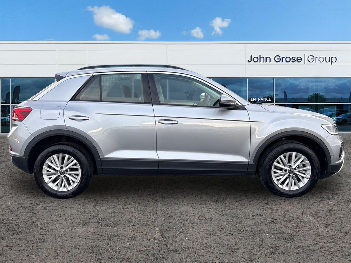 Used Volkswagen T-Roc 2023 for sale - 76587052: Photo 2