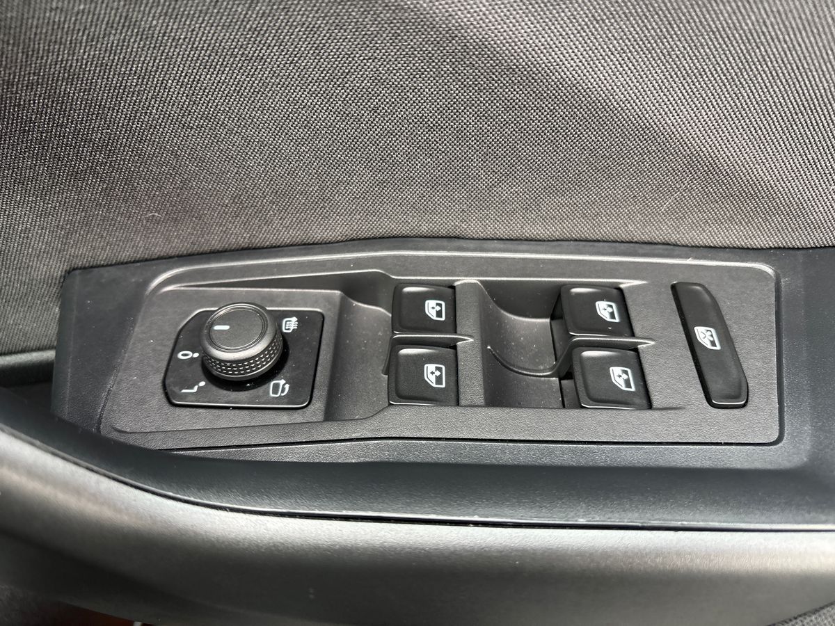 Used Volkswagen T-Roc 2023 for sale - 76587052: Photo 21