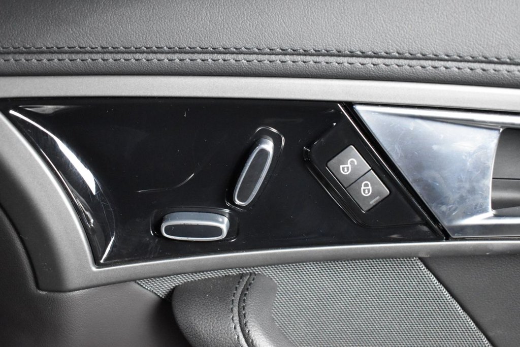 Used Jaguar F-Type 2015 for sale - 76910515: Photo 25