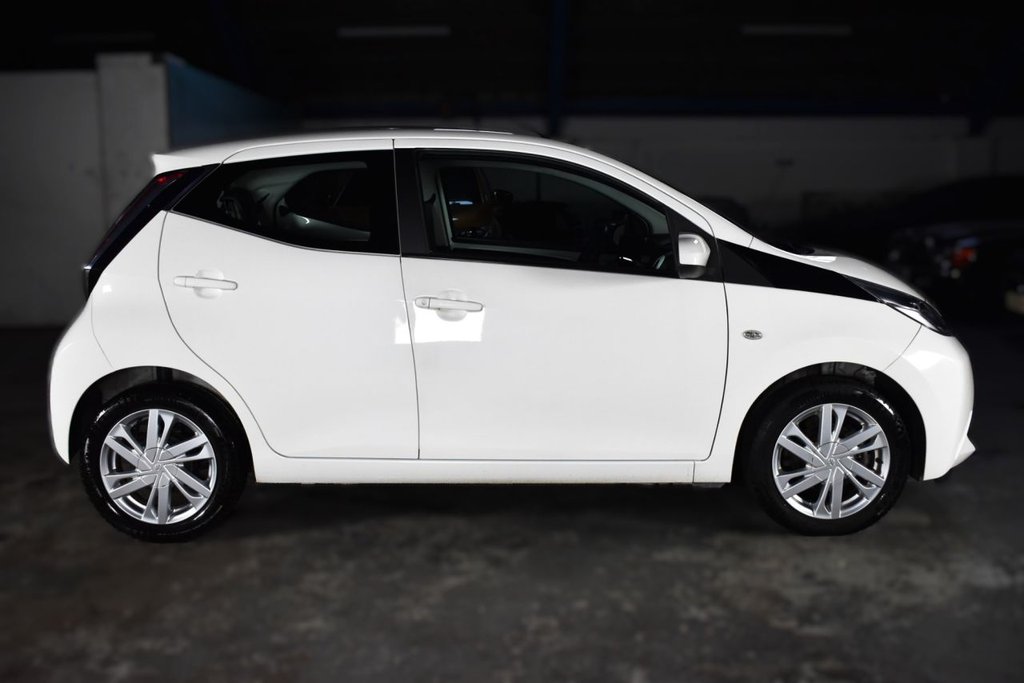 Used Toyota AYGO 2016 for sale - 76740175: Photo 14