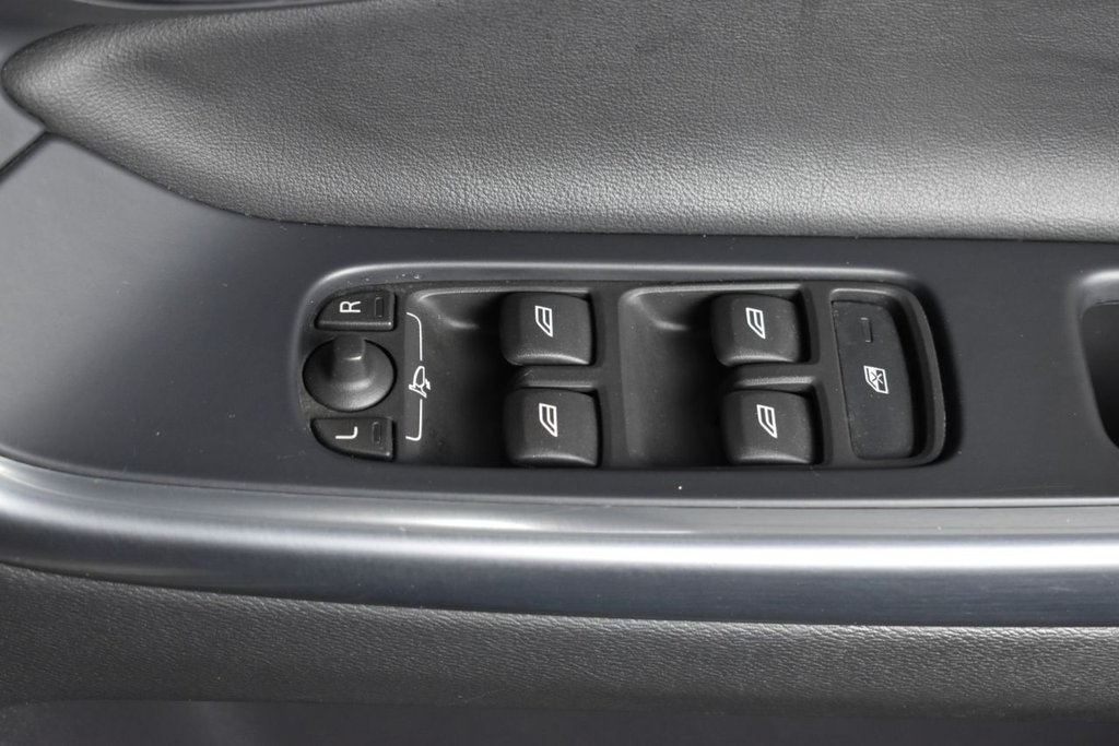 Used Volvo XC60 2015 for sale - 76496071: Photo 24