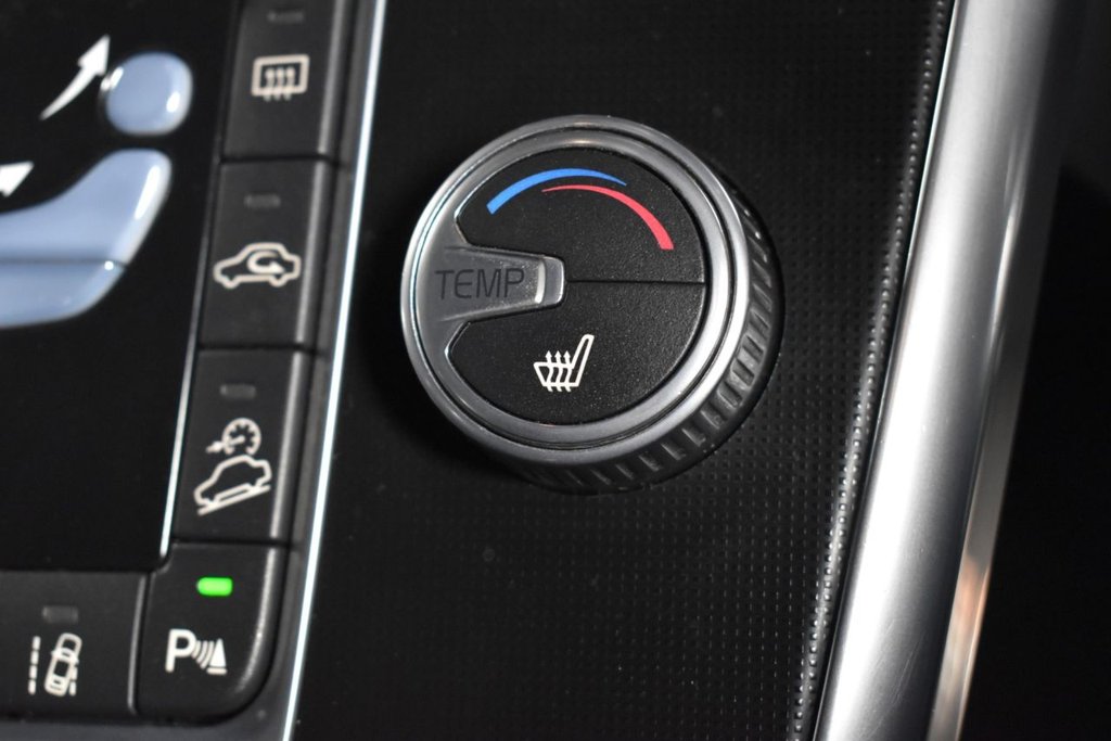 Used Volvo XC60 2015 for sale - 76496071: Photo 3