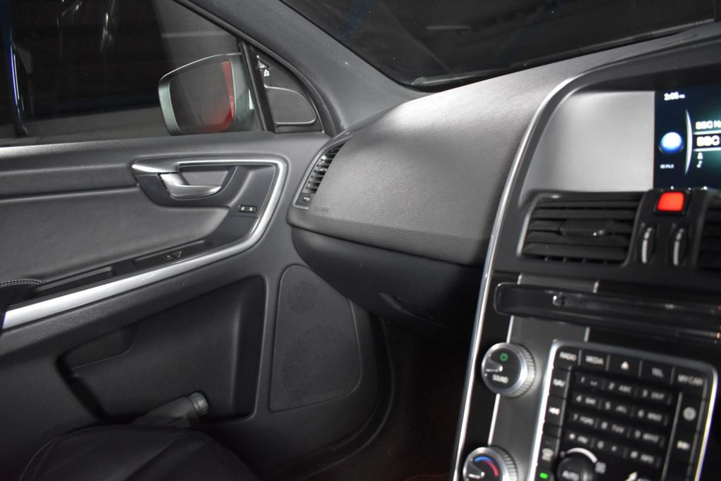 Used Volvo XC60 2015 for sale - 76496071: Photo 35