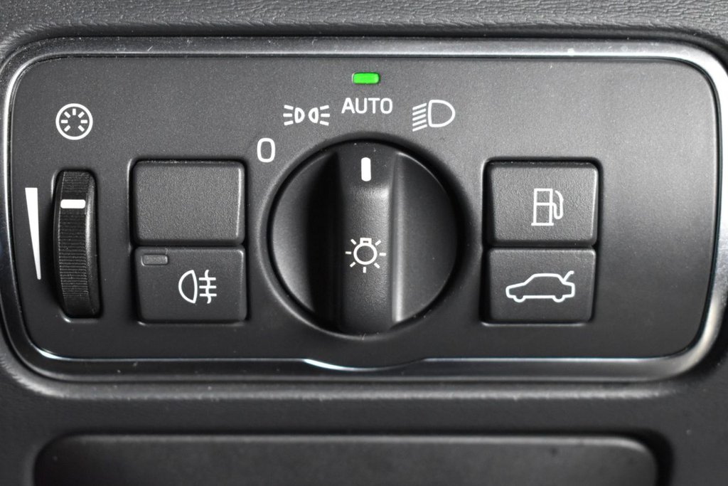 Used Volvo XC60 2015 for sale - 76496071: Photo 37