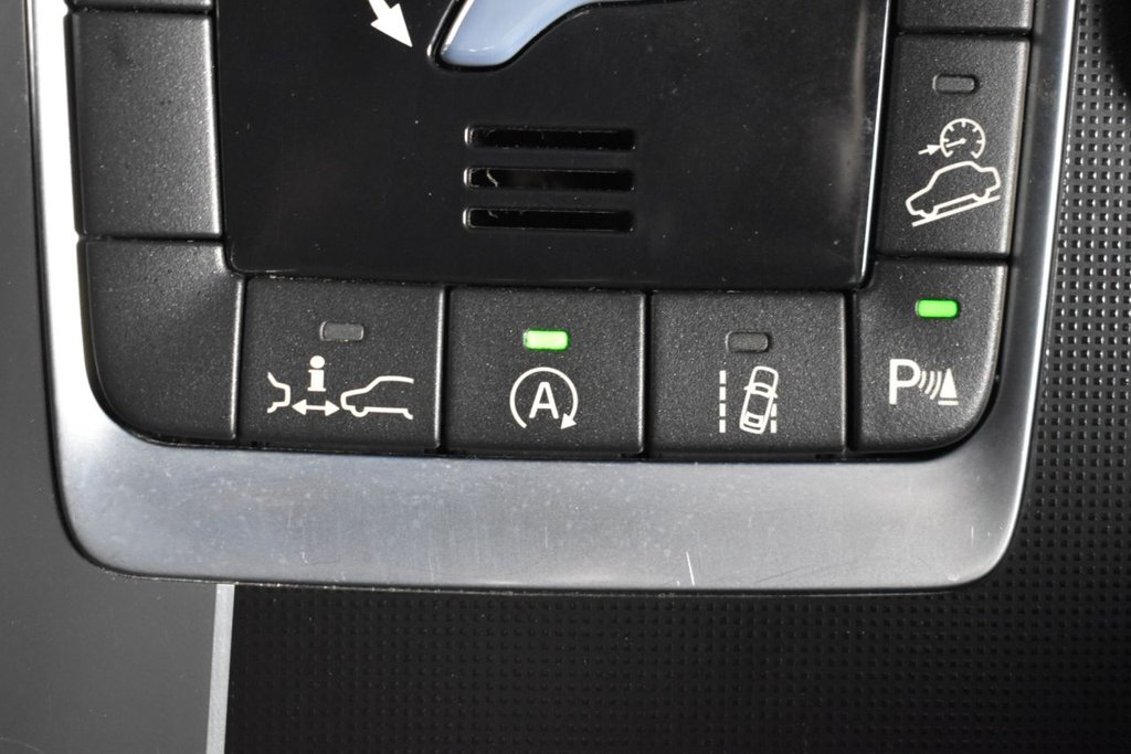 Used Volvo XC60 2015 for sale - 76496071: Photo 5