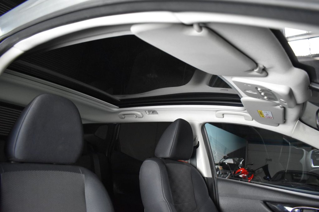 Used Nissan Qashqai 2017 for sale - 77703820: Photo 2