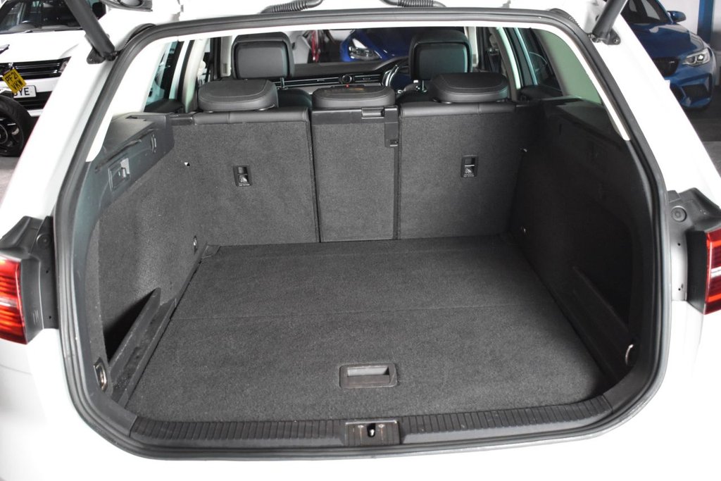 Used Volkswagen Passat 2017 for sale - 76454373: Photo 16