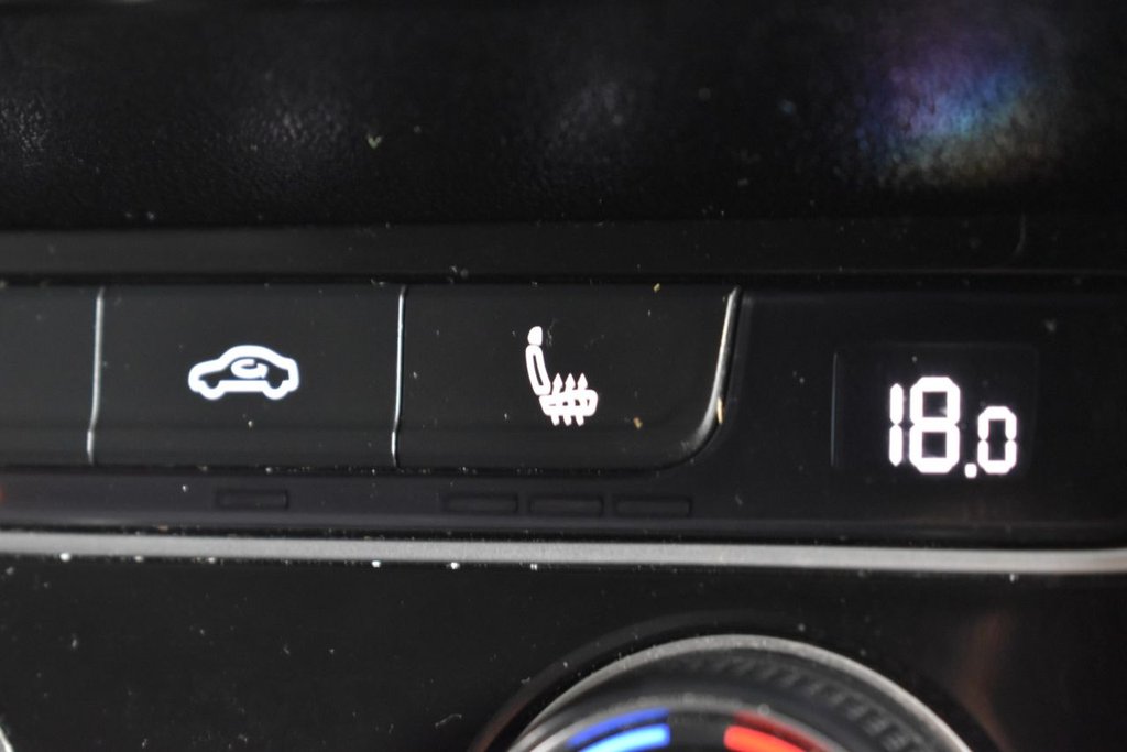 Used Volkswagen Passat 2017 for sale - 76454373: Photo 2