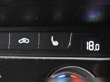 Used Volkswagen Passat 2017 for sale - 76454373: Photo