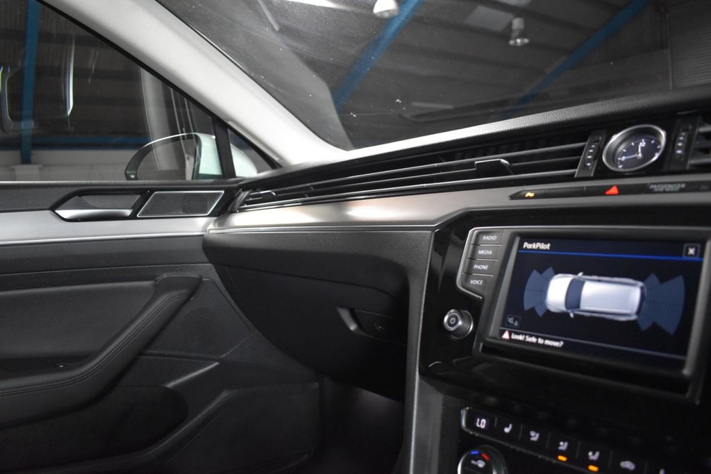 Used Volkswagen Passat 2017 for sale - 76454373: Photo 37