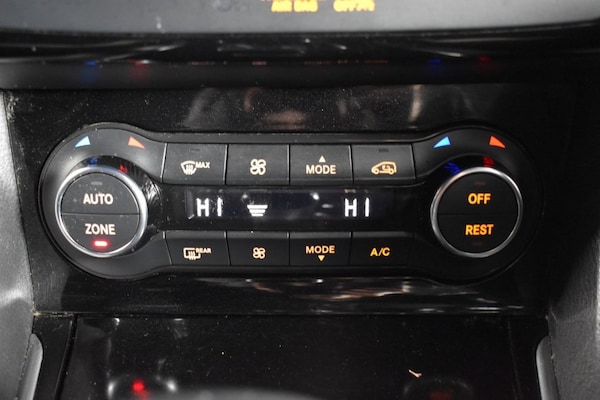 Used Infiniti Q30 2016 for sale - 76303504: Photo 23