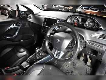 Used Peugeot 2008 2014 for sale - 76303454: Photo