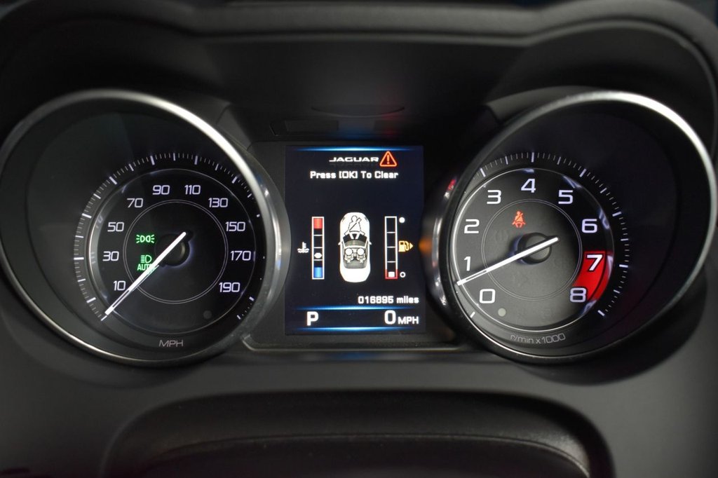 Used Jaguar F-Type 2015 for sale - 76973137: Photo 26