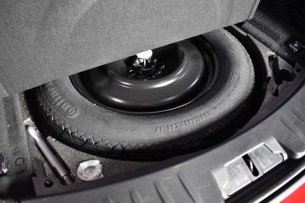 Used Jaguar E-Pace 2018 for sale - 76711596: Photo 4