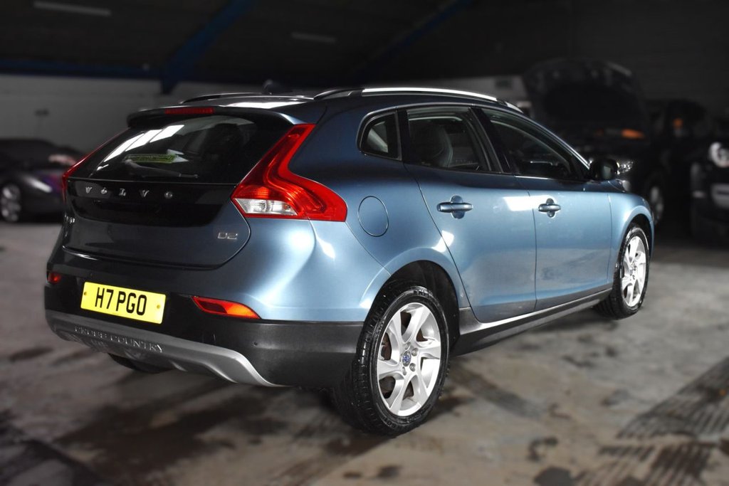 Used Volvo V40 2014 for sale - 77608983: Photo 10