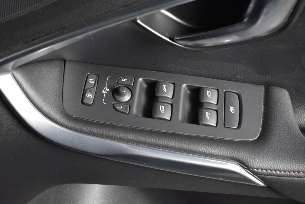 Used Volvo V40 2014 for sale - 77608983: Photo 16