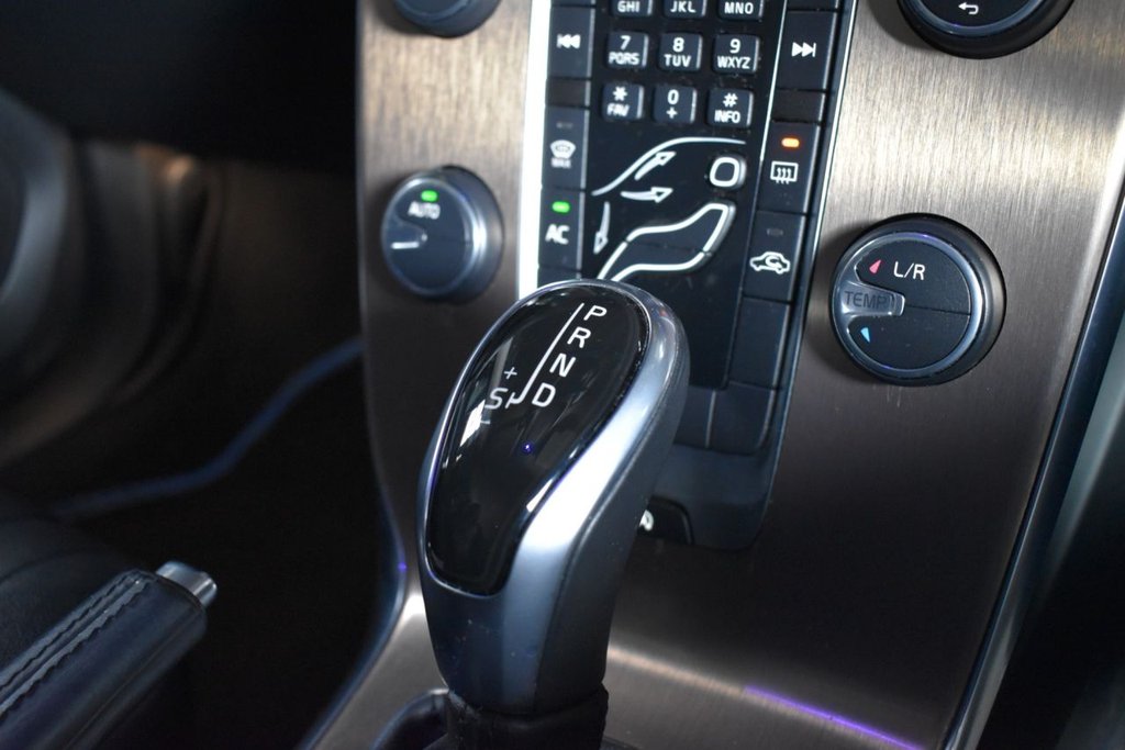 Used Volvo V40 2014 for sale - 77608983: Photo 17