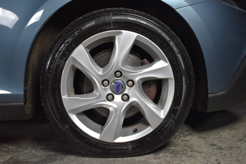 Used Volvo V40 2014 for sale - 77608983: Photo 26