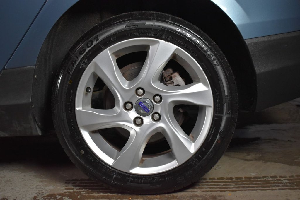 Used Volvo V40 2014 for sale - 77608983: Photo 29