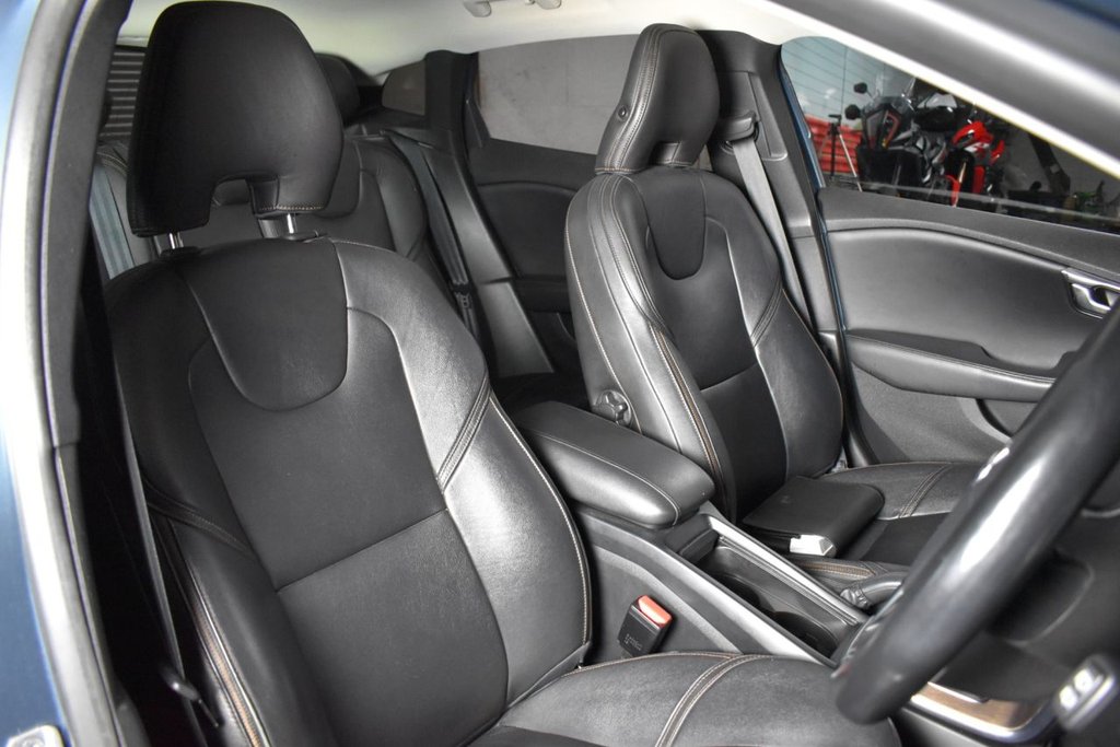 Used Volvo V40 2014 for sale - 77608983: Photo 3