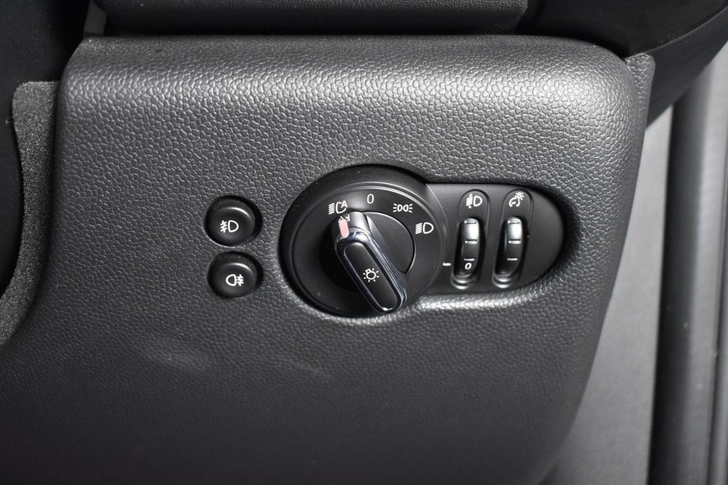 Used MINI Hatch 2018 for sale - 77327632: Photo 19