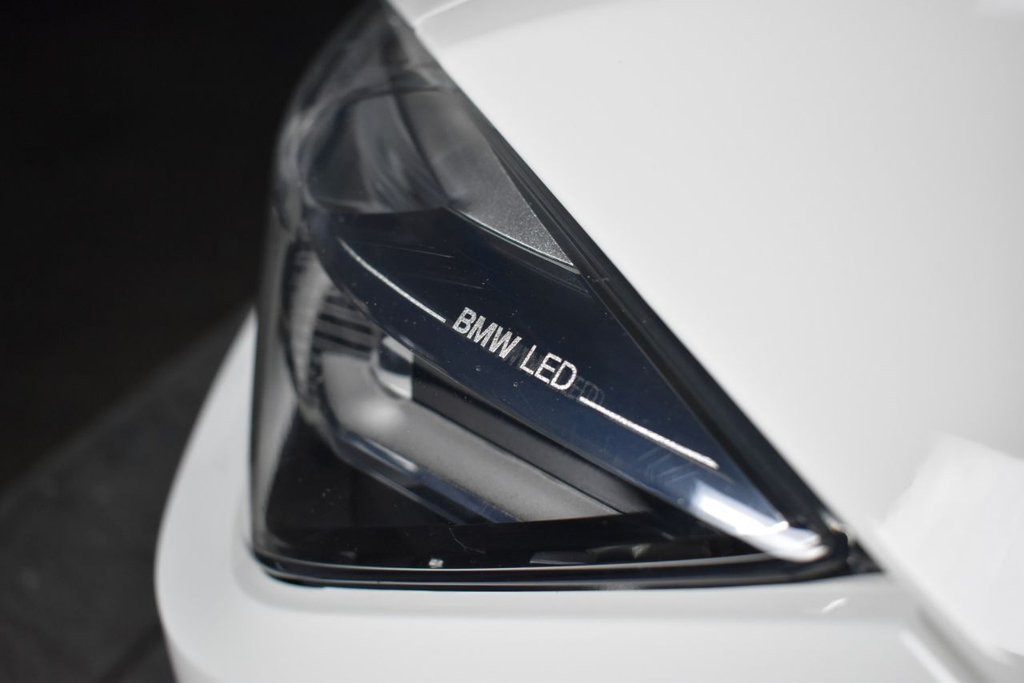 Used BMW 3 Series 2018 for sale - 76569824: Photo 2