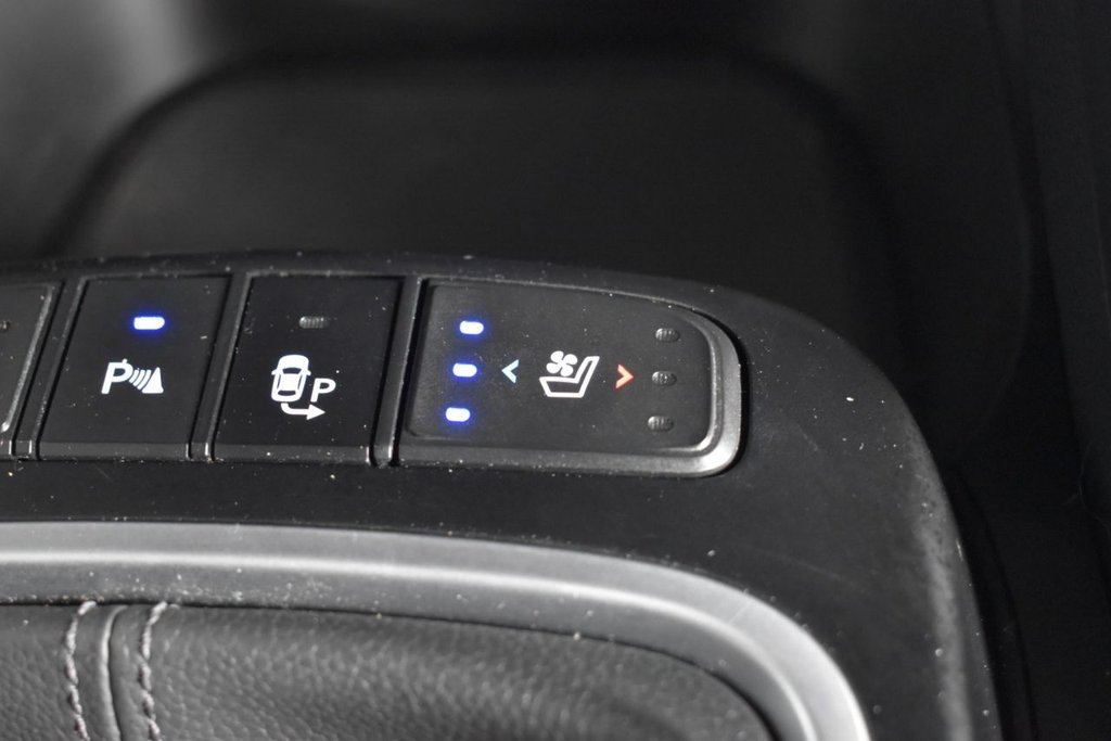 Used Hyundai Santa Fe 2016 for sale - 76784277: Photo 40