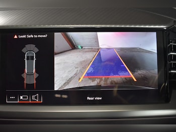 Used Audi Q4 e-tron 2024 for sale - 78180787: Photo