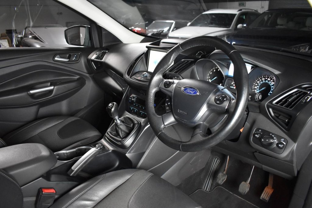 Used Ford Kuga 2015 for sale - 76496113: Photo 2