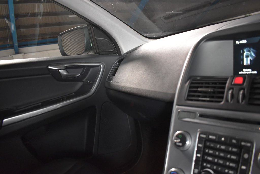 Used Volvo XC60 2016 for sale - 78181892: Photo 30