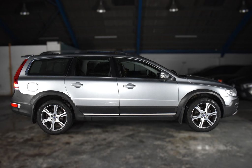 Used Volvo XC70 2014 for sale - 76740450: Photo 15
