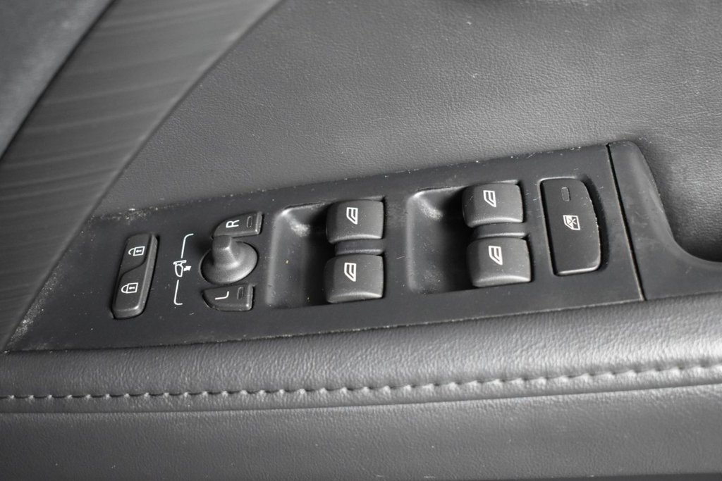 Used Volvo XC70 2014 for sale - 76740450: Photo 24