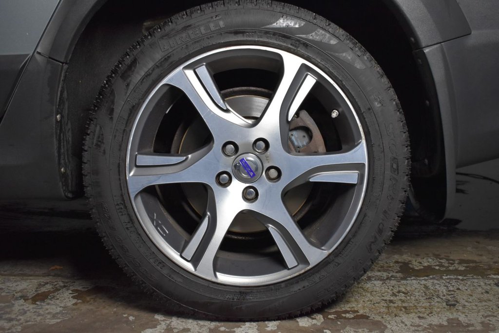 Used Volvo XC70 2014 for sale - 76740450: Photo 25