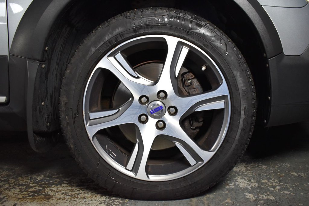 Used Volvo XC70 2014 for sale - 76740450: Photo 26