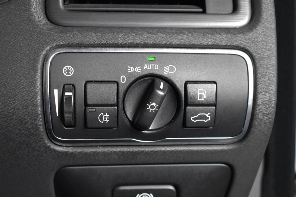 Used Volvo XC70 2014 for sale - 76740450: Photo 31