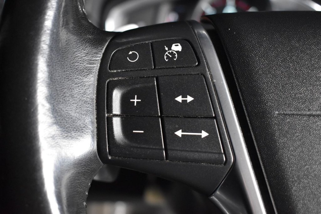 Used Volvo XC70 2014 for sale - 76740450: Photo 4