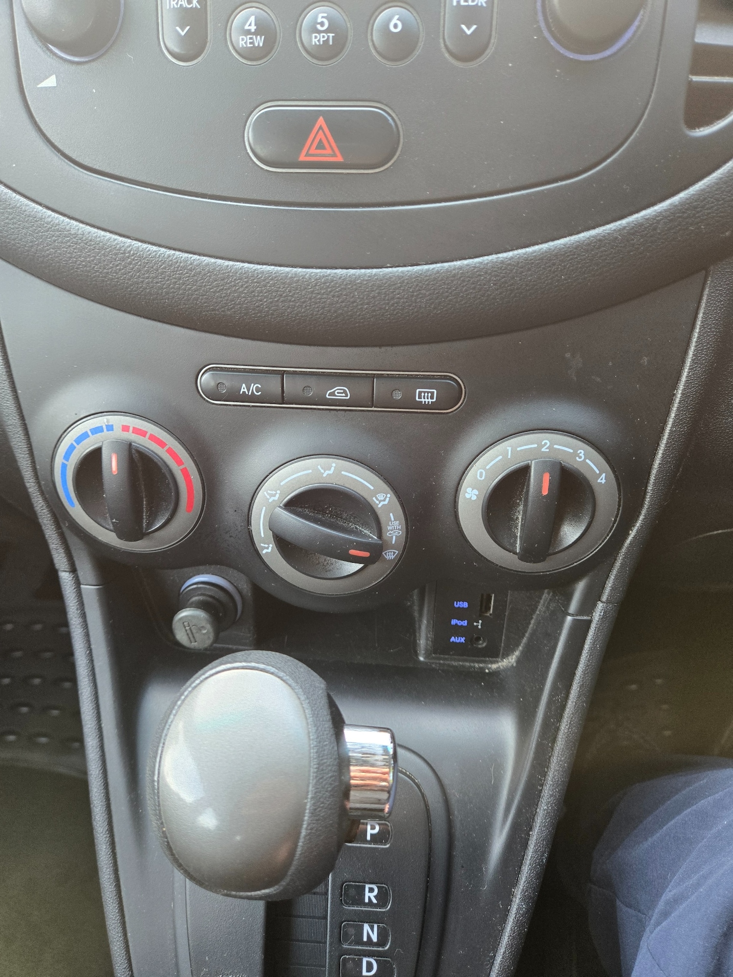 Used Hyundai i10 2011 for sale - 76366614: Photo 17