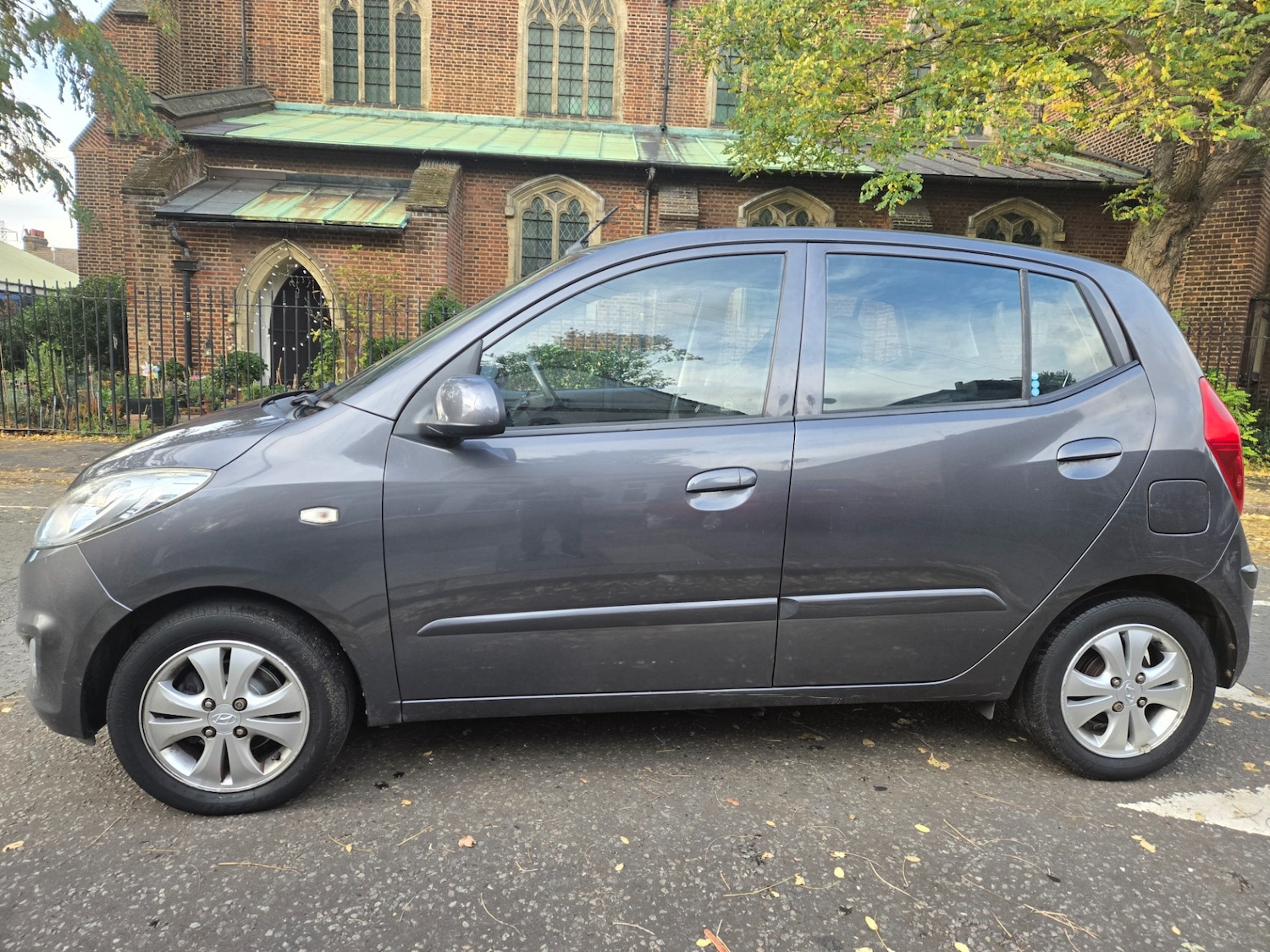 Used Hyundai i10 2011 for sale - 76366614: Photo 7