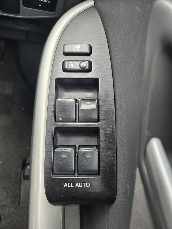 Used Toyota Prius 2010 for sale - 76289664: Photo 3