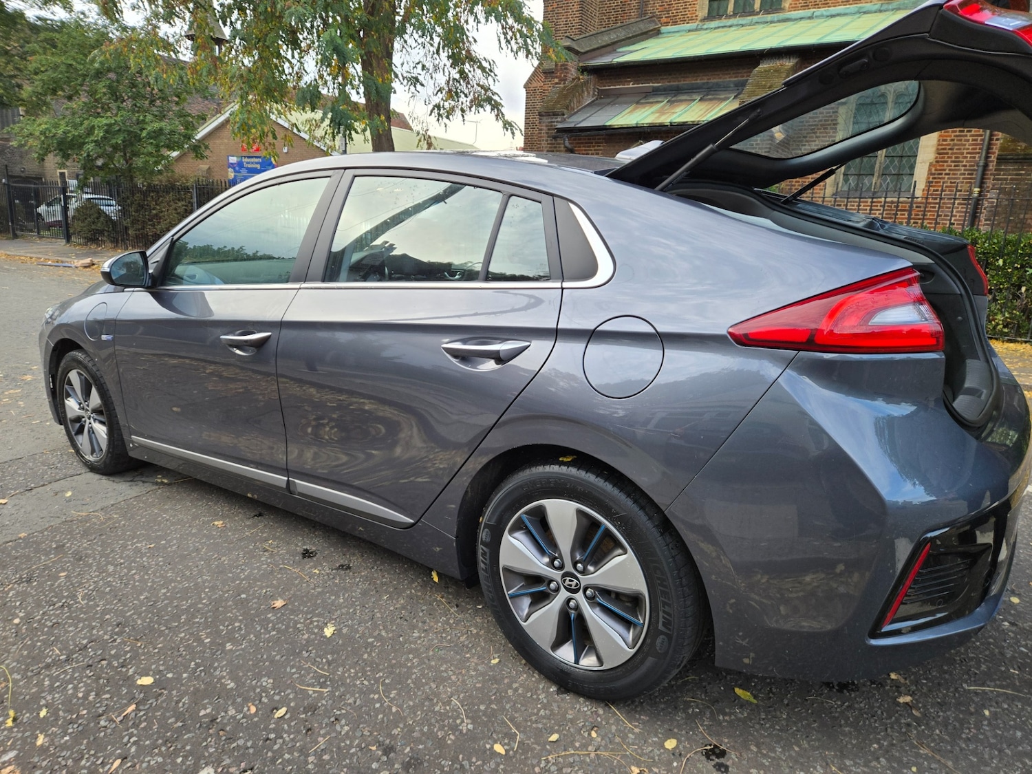 Used Hyundai IONIQ 2018 for sale - 76366336: Photo 5