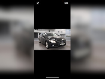 Used Volvo V60 2017 for sale - 76127536: Photo