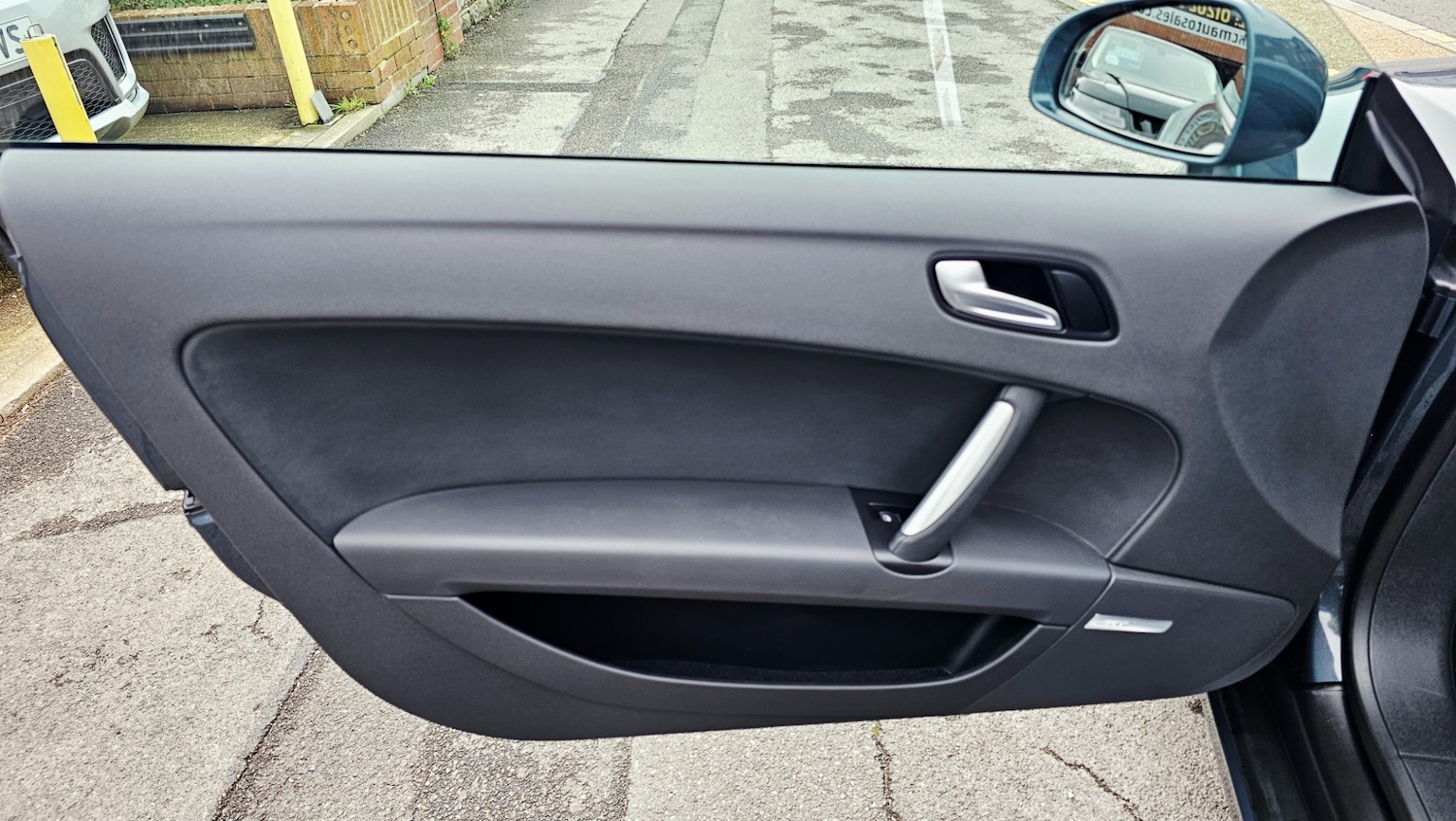 Used Audi TT 2010 for sale - 77822541: Photo 23