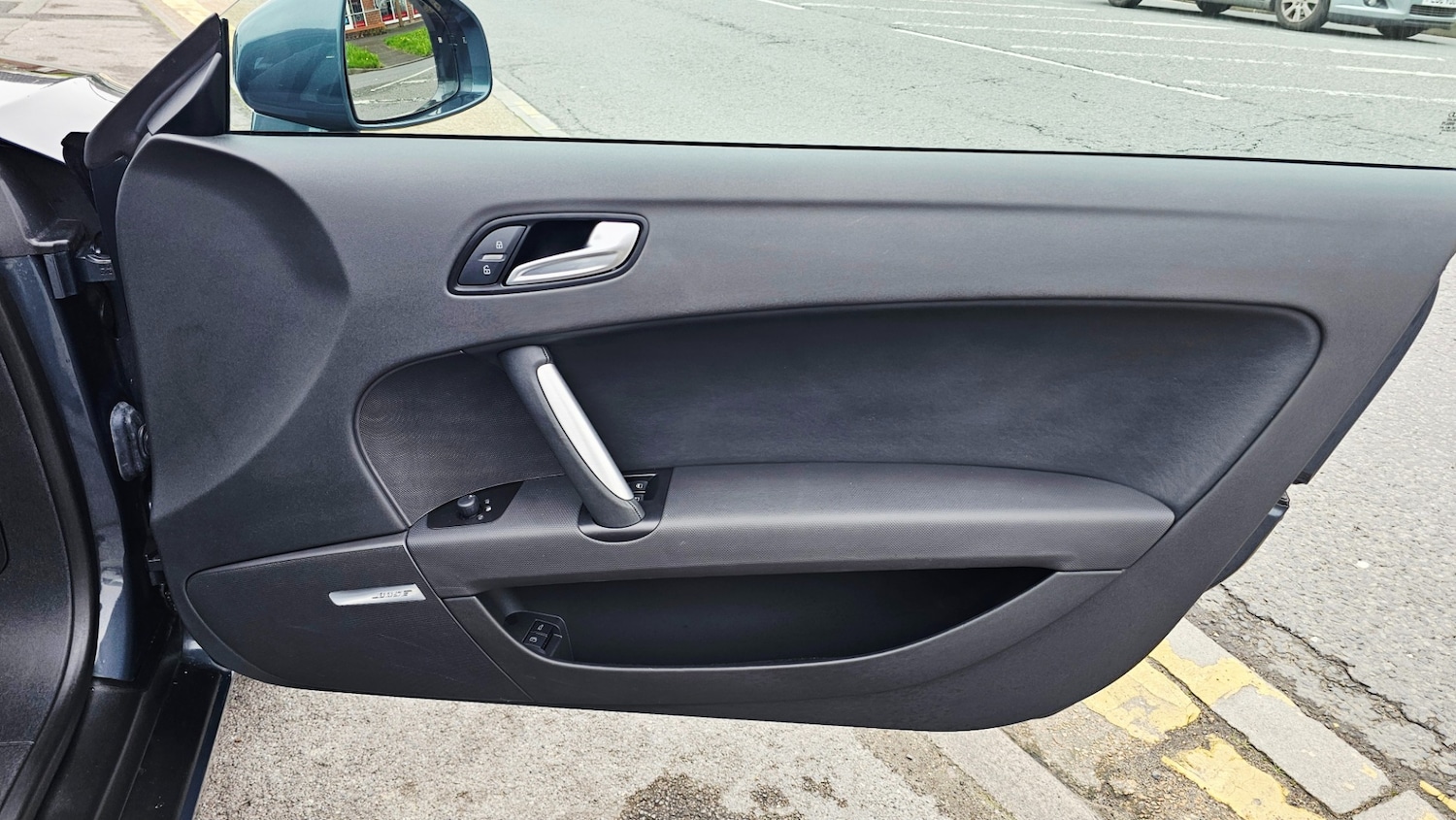 Used Audi TT 2010 for sale - 77822541: Photo 24