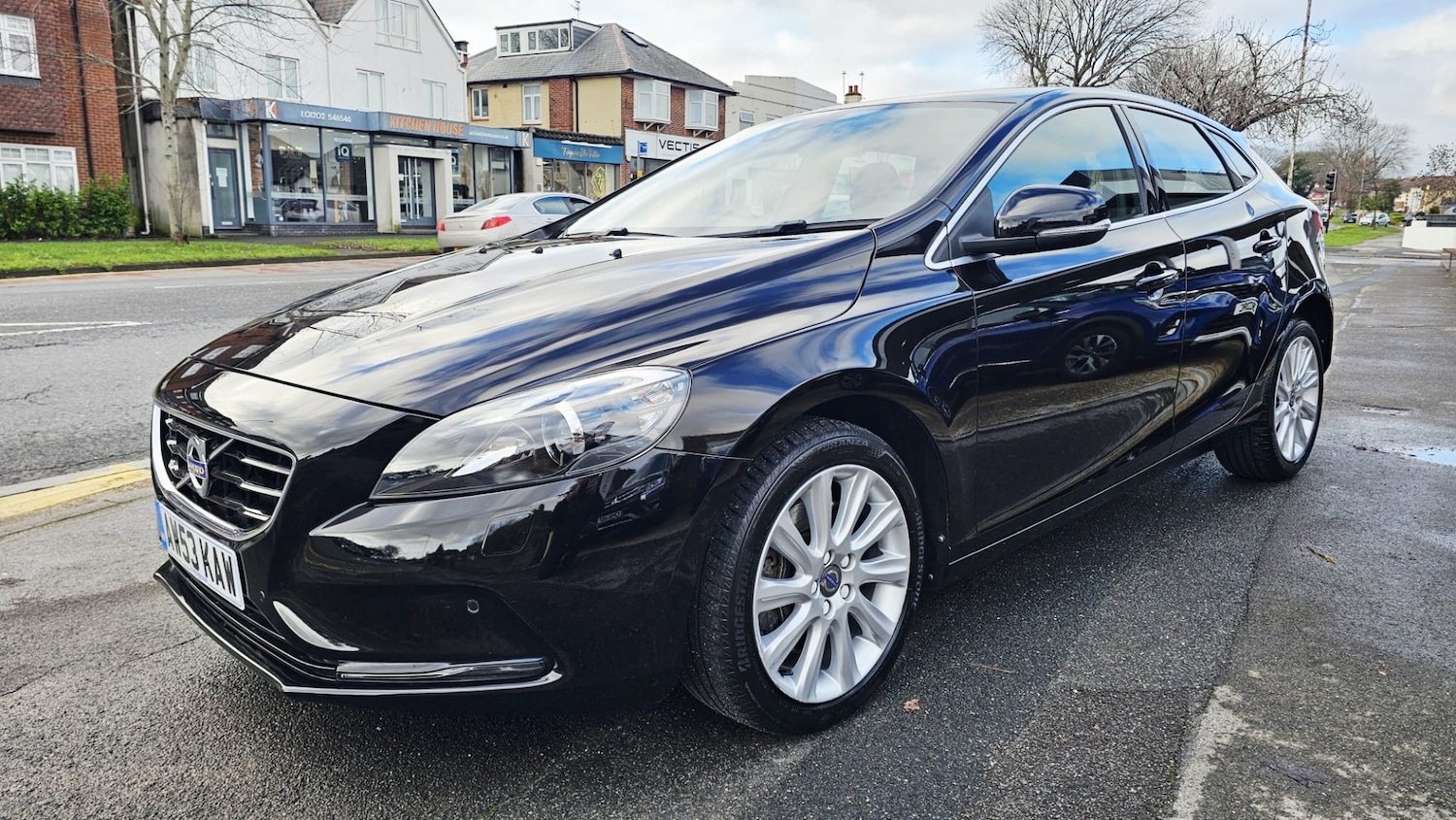 Used Volvo V40 2016 for sale - 77247805: Photo 2