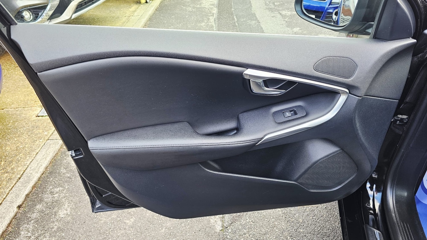 Used Volvo V40 2016 for sale - 77247805: Photo 25