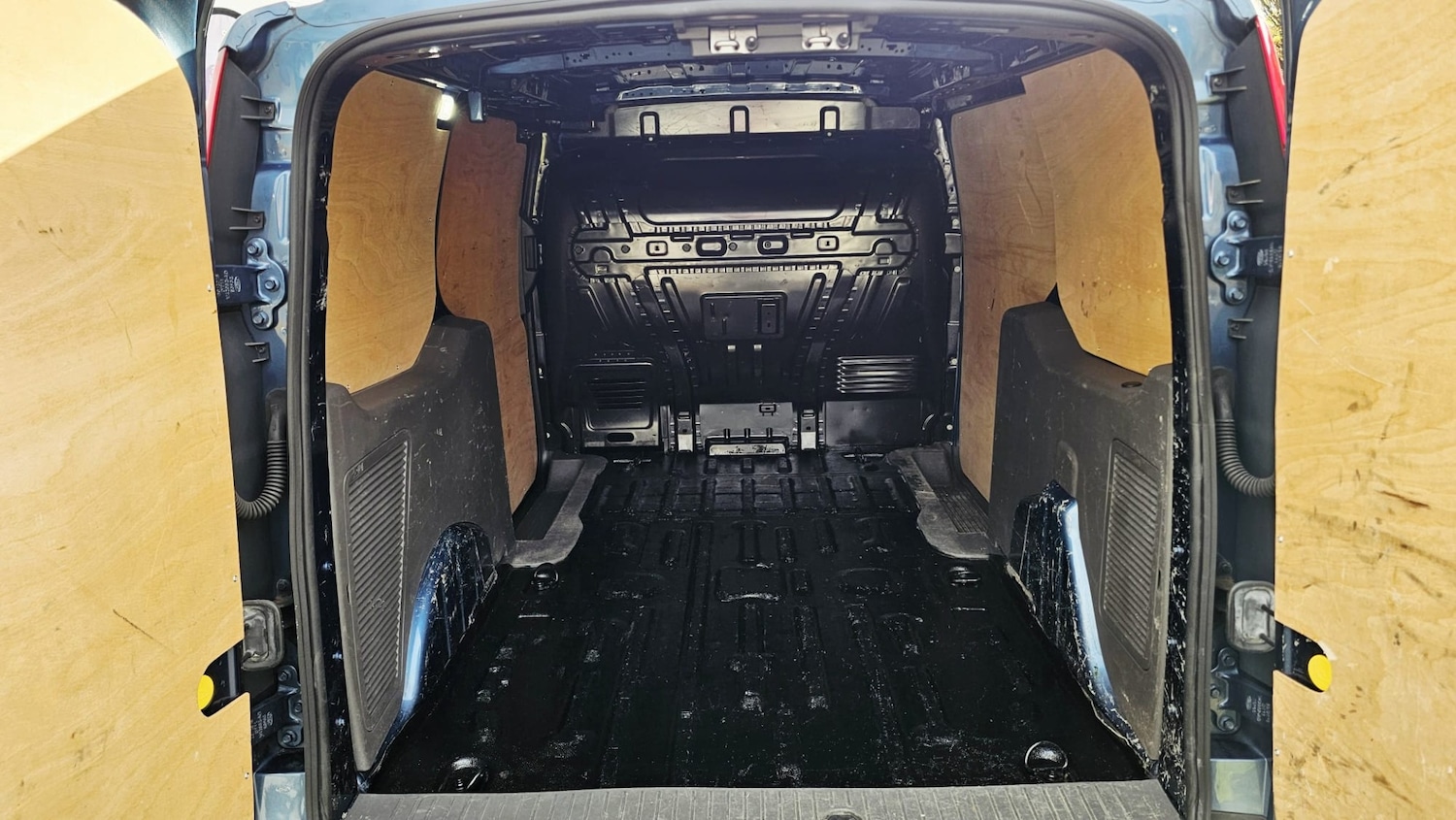 Used Ford Transit Connect 2020 for sale - 76706208: Photo 20