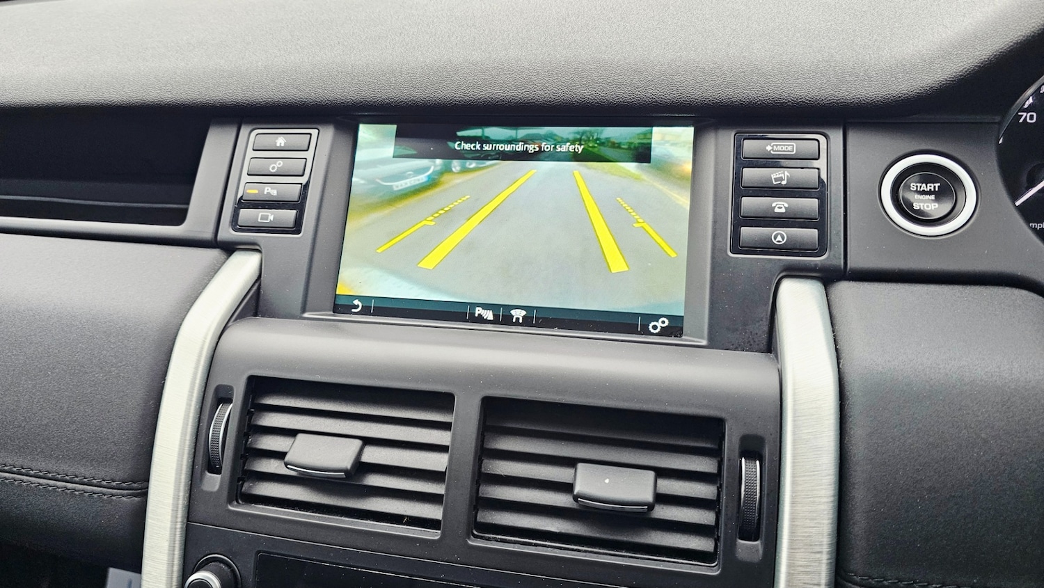 Used Land Rover Discovery Sport 2015 for sale - 77274003: Photo 18