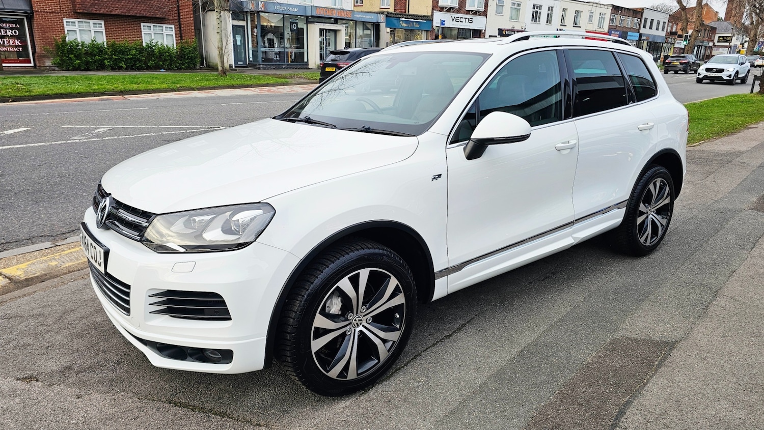 Used Volkswagen Touareg 2014 for sale - 77311472: Photo 4
